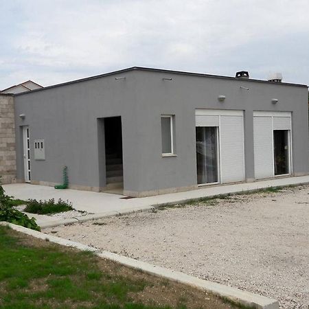 Apartments With A Parking Space Nin, Zadar - 13571 المظهر الخارجي الصورة