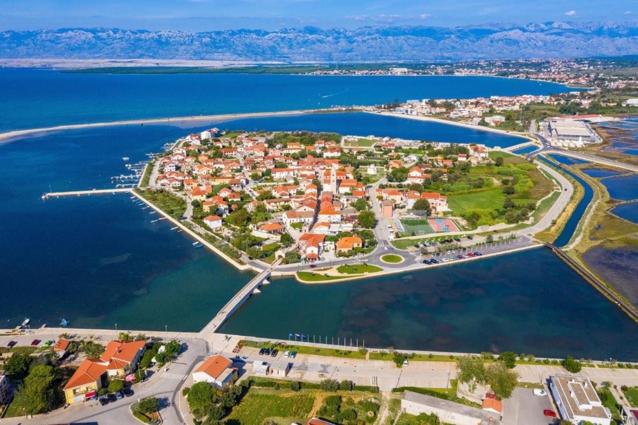 Apartments With A Parking Space Nin, Zadar - 13571 المظهر الخارجي الصورة