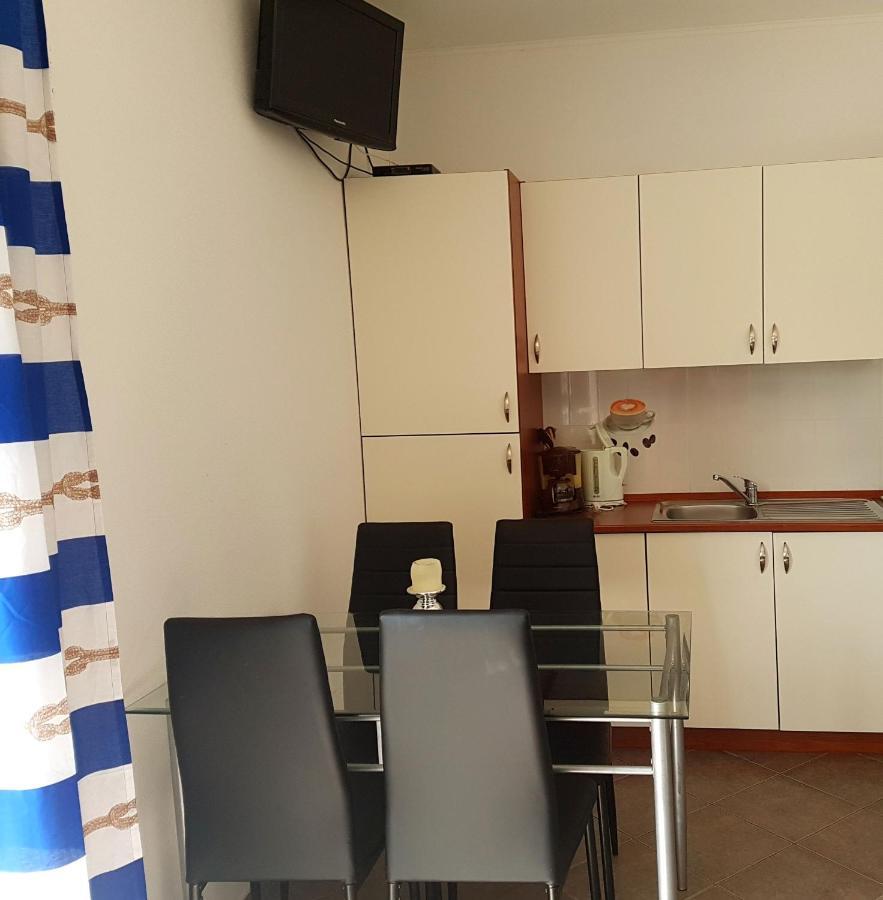 Apartments With A Parking Space Nin, Zadar - 13571 المظهر الخارجي الصورة